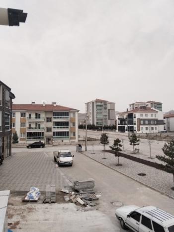AFYON ÜÇOK EMLAKTAN MAREŞAL F. ÇAKMAK  MAH TEMİZ BAKIMLI 2+1 90M²  SIFIR AYARINDA DAİRE 