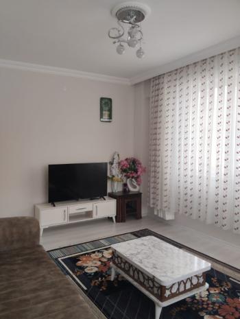 AFYON ÜÇOK EMLAKTAN MAREŞAL F. ÇAKMAK  MAH TEMİZ BAKIMLI 2+1 90M²  SIFIR AYARINDA DAİRE 