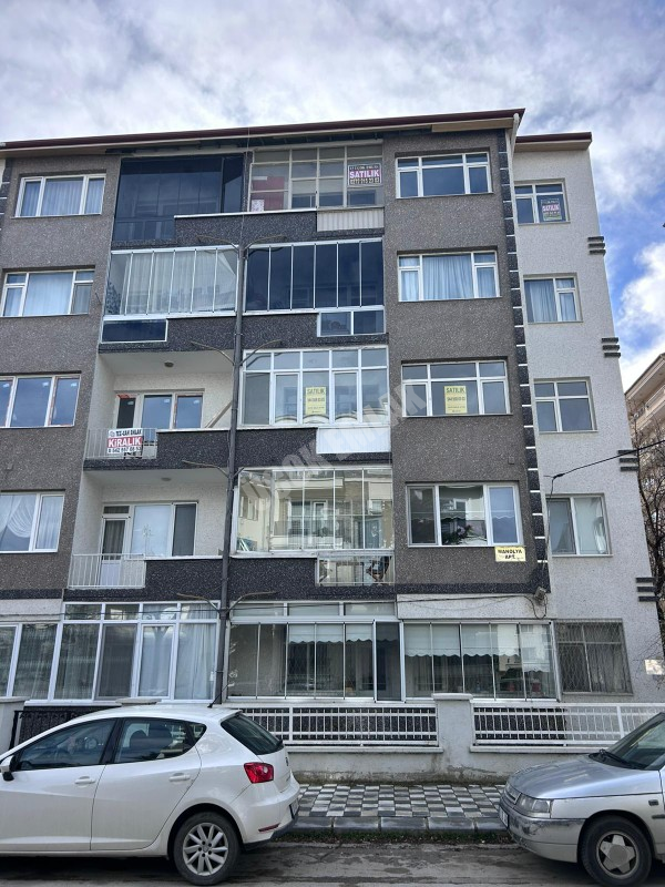 AFYON ÜÇOK EMLAKTAN DERVİŞPAŞA MAH  SATILIK  2+1 TEMİZ DAİRE