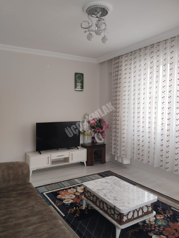 AFYON ÜÇOK EMLAKTAN MAREŞAL F. ÇAKMAK  MAH TEMİZ BAKIMLI 2+1 90M²  SIFIR AYARINDA DAİRE 