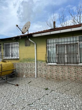 Balıkesir Gönen Merkeze 17 km mesafede  Satılık   510 m²  Müstakil Bahçeli Ev