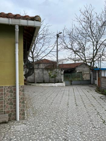 Balıkesir Gönen Merkeze 17 km mesafede  Satılık   510 m²  Müstakil Bahçeli Ev