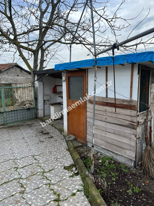 Balıkesir Gönen Merkeze 17 km mesafede  Satılık   510 m²  Müstakil Bahçeli Ev