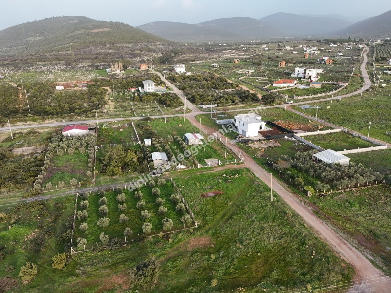 Didim Seyrantepe'de Satılık Köşe Başı Önü Park 636m2 Arsa