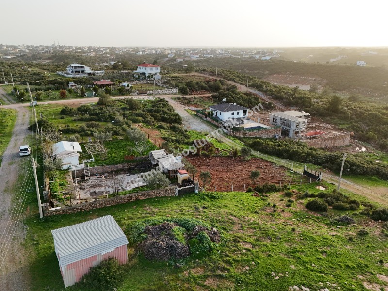 Didim Seyrantepe'de Satılık Köşe Başı Önü Park 636m2 Arsa