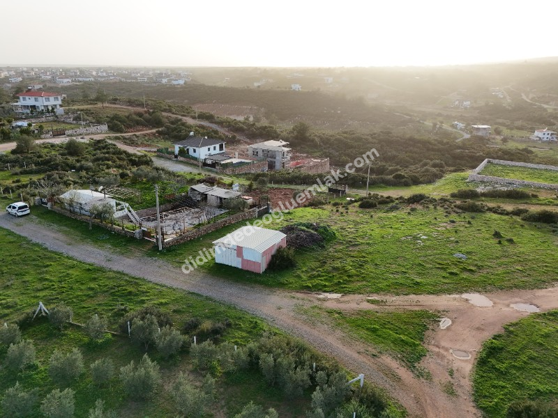 Didim Seyrantepe'de Satılık Köşe Başı Önü Park 636m2 Arsa