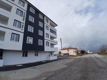 GÜVENAY - ÇORUM ULUKAVAK MAH. MANDIRAEVLER MEVKİİ SATILIK 3+1 DAİRE 