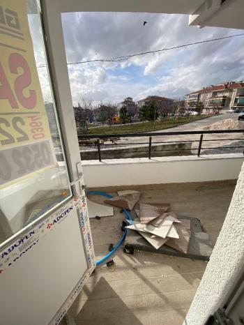 GÜVENAY - ÇORUM GÜLABİBEY MAHALLESİ KAPAKLI MEVKİİ SATILIK 2+1 DAİRE