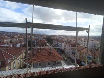 GÜVENAY - ÇORUM KALE MAH. CENGİZ TOPEL CADDESİ ÜZERİ  SATILIK 3+1 SIFIR DAİRE