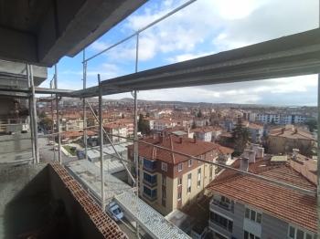 GÜVENAY - ÇORUM KALE MAH. CENGİZ TOPEL CADDESİ ÜZERİ  SATILIK 3+1 SIFIR DAİRE