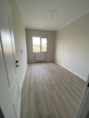 GÜVENAY - ÇORUM GÜLABİBEY MAH. KAPAKLI MEVKİ EKİN CADDESİ YAKINI 3+1 SATILIK DAİRE 