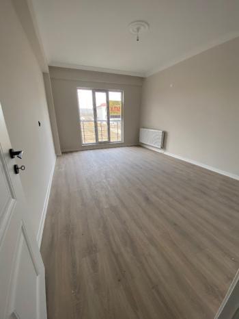 GÜVENAY - ÇORUM GÜLABİBEY MAH. KAPAKLI MEVKİ EKİN CADDESİ YAKINI 3+1 SATILIK DAİRE 