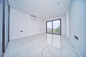 Girne Merkez’de Satılık 1+1 Daire – Deniz Manzaralı ve Prestijli Yaşam!