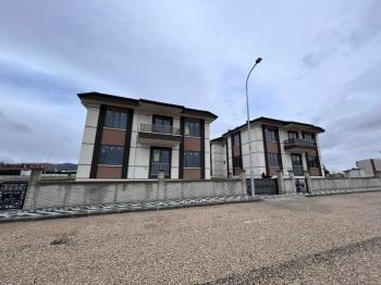 AFYON ÜÇOK EMLAKTAN BEYAZIT MAH SATILIK 2+1 80M² SIFIR LÜX DAİRELER 