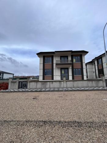 AFYON ÜÇOK EMLAKTAN BEYAZIT MAH SATILIK 2+1 80M² SIFIR LÜX DAİRELER 