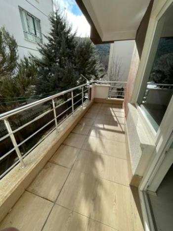AFYON ÜÇOK EMLAKTAN SELÇUKLU MAH KİRALIK 4+1 200M² DAİRELER 