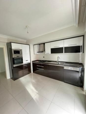 AFYON ÜÇOK EMLAKTAN SELÇUKLU MAH KİRALIK 4+1 200M² DAİRELER 