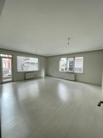 AFYON ÜÇOK EMLAKTAN SELÇUKLU MAH KİRALIK 4+1 200M² DAİRELER 