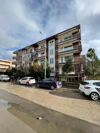 AFYON ÜÇOK EMLAKTAN SELÇUKLU MAH KİRALIK 4+1 200M² DAİRELER 