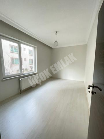 AFYON ÜÇOK EMLAKTAN SELÇUKLU MAH KİRALIK 4+1 200M² DAİRELER 