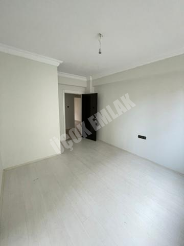 AFYON ÜÇOK EMLAKTAN SELÇUKLU MAH KİRALIK 4+1 200M² DAİRELER 