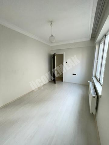 AFYON ÜÇOK EMLAKTAN SELÇUKLU MAH KİRALIK 4+1 200M² DAİRELER 