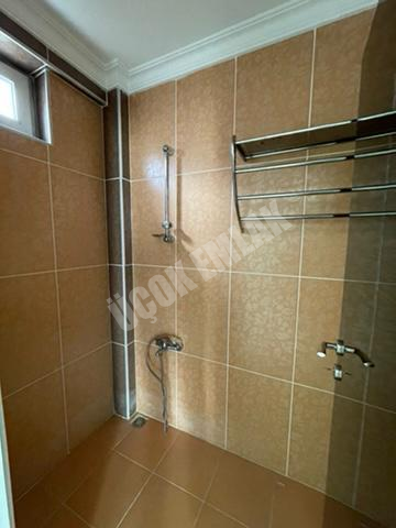 AFYON ÜÇOK EMLAKTAN SELÇUKLU MAH KİRALIK 4+1 200M² DAİRELER 