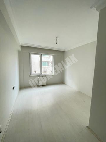 AFYON ÜÇOK EMLAKTAN SELÇUKLU MAH KİRALIK 4+1 200M² DAİRELER 