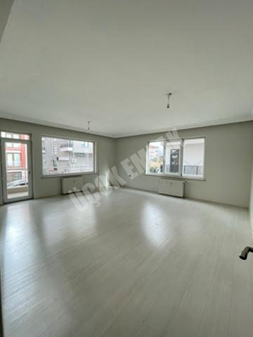 AFYON ÜÇOK EMLAKTAN SELÇUKLU MAH KİRALIK 4+1 200M² DAİRELER 