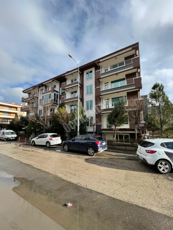 AFYON ÜÇOK EMLAKTAN SELÇUKLU MAH KİRALIK 4+1 200M² DAİRELER 