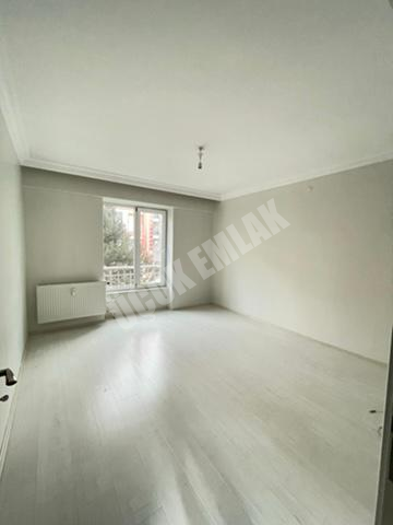 AFYON ÜÇOK EMLAKTAN SELÇUKLU MAH KİRALIK 4+1 200M² DAİRELER 