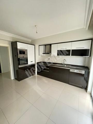 AFYON ÜÇOK EMLAKTAN SELÇUKLU MAH KİRALIK 4+1 200M² DAİRELER 