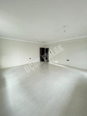 AFYON ÜÇOK EMLAKTAN SELÇUKLU MAH KİRALIK 4+1 200M² DAİRELER 