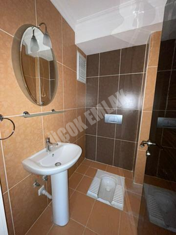 AFYON ÜÇOK EMLAKTAN SELÇUKLU MAH KİRALIK 4+1 200M² DAİRELER 