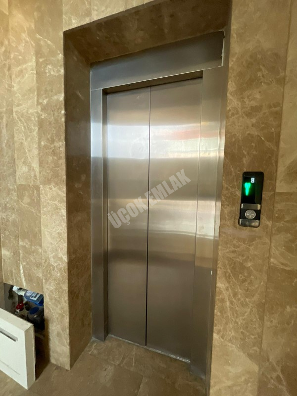 AFYON ÜÇOK EMLAKTAN SELÇUKLU MAH KİRALIK 4+1 200M² DAİRELER 