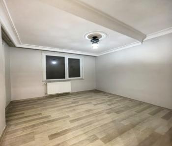 YENİKENT MAHALLESİNDE OTURUMA HAZIR TEK DAİRE ÜZERİ 3+1