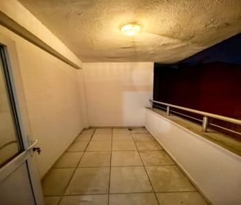 YENİKENT MAHALLESİNDE OTURUMA HAZIR TEK DAİRE ÜZERİ 3+1