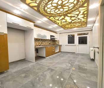 YENİKENT MAHALLESİNDE OTURUMA HAZIR TEK DAİRE ÜZERİ 3+1