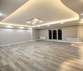 YENİKENT MAHALLESİNDE OTURUMA HAZIR TEK DAİRE ÜZERİ 3+1