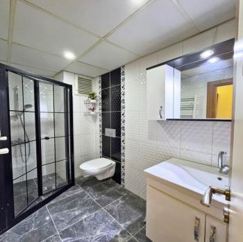 METROBÜSÜN DİBİNDE FULL DEKORLU 1+1 YÜKSEK GİRİŞ DAİRE