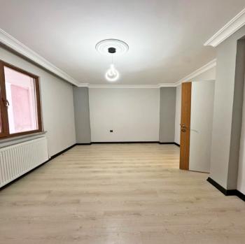 METROBÜSÜN DİBİNDE FULL DEKORLU 1+1 YÜKSEK GİRİŞ DAİRE