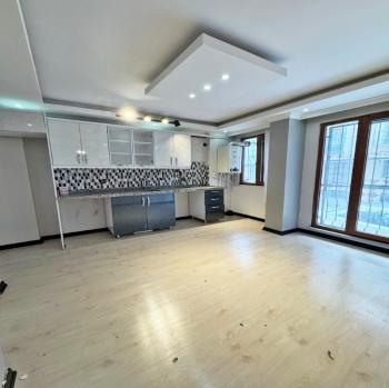 METROBÜSÜN DİBİNDE FULL DEKORLU 1+1 YÜKSEK GİRİŞ DAİRE