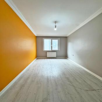 METROBÜSE YÜRÜME MESAFESİNDE GİRİŞ FİYATINA ARAKAT 2+1 DAİRE