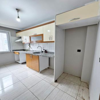 METROBÜSE YÜRÜME MESAFESİNDE GİRİŞ FİYATINA ARAKAT 2+1 DAİRE