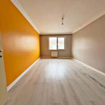 METROBÜSE YÜRÜME MESAFESİNDE GİRİŞ FİYATINA ARAKAT 2+1 DAİRE