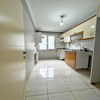 METROBÜSE YÜRÜME MESAFESİNDE GİRİŞ FİYATINA ARAKAT 2+1 DAİRE