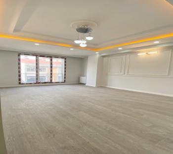 METROBÜSE YÜRÜME MESAFESİNDE FULL DEKORLU 2+1 DAİRE