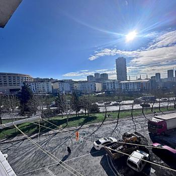 AİLE BİNASI ÖNÜ AÇIK FERAH SATILIK 2+1 DAİRE