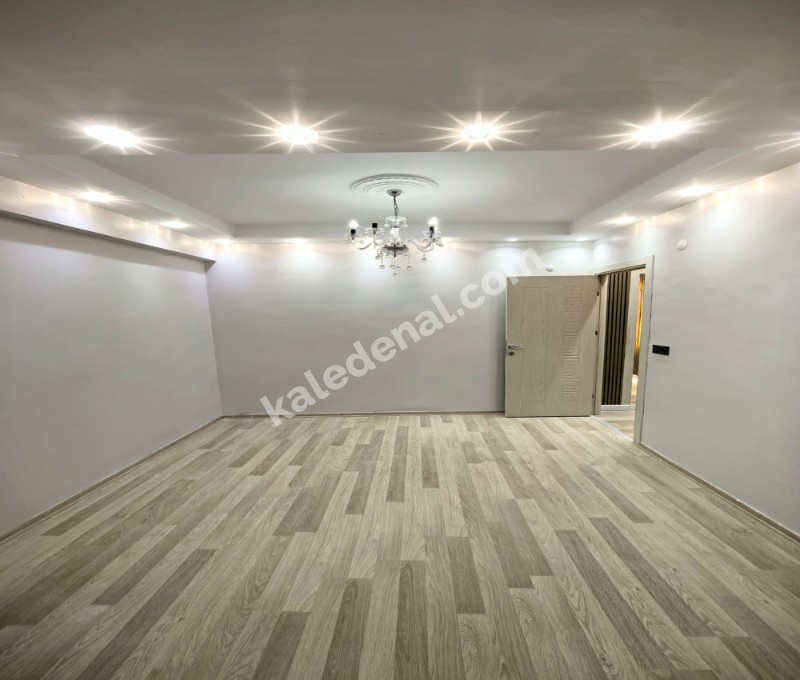 YENİKENT MAHALLESİNDE OTURUMA HAZIR TEK DAİRE ÜZERİ 3+1