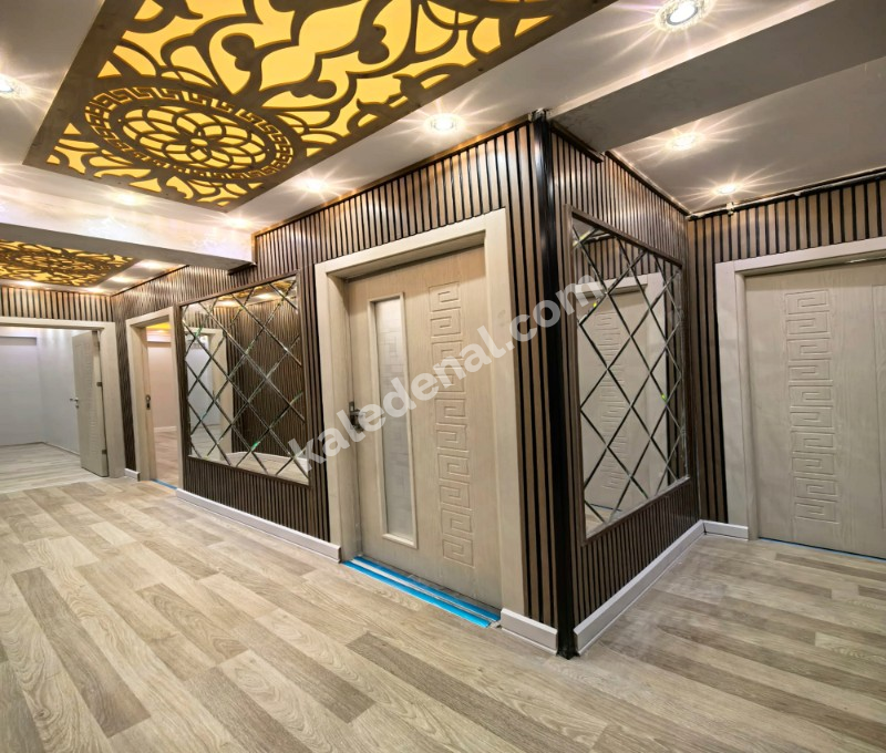 YENİKENT MAHALLESİNDE OTURUMA HAZIR TEK DAİRE ÜZERİ 3+1